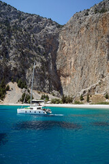 Fototapeta na wymiar catamaran in the turqouise waters