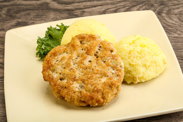 Chicken cutlet with mashed potato