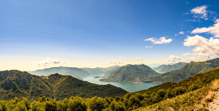 dall'alto 02 - vista panoramica delle vallate e dei laghi di Como e Lugano
