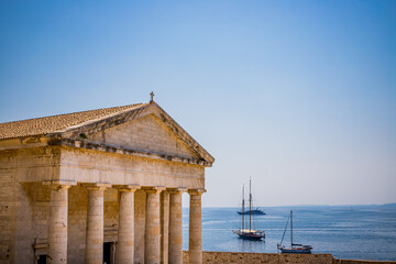 Obraz premium L'église de Saint-Georges dans le Vieux Fort de Corfou