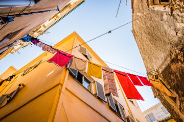 Dans les rues de la vieille ville de Corfou