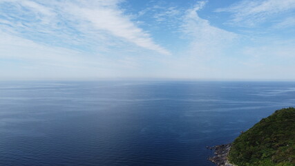 Fototapeta premium 象鼻ヶ岬県立室積公園 山口県南東部の光市にある『象鼻ヶ岬（ぞうびがさき）』御手洗湾、室積湾を包むようにして室積半島の先端からのびる象鼻ヶ岬 象鼻ヶ岬県立室積公園