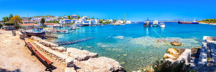 Obraz premium View of the amazing island of Spetses, Greece.
