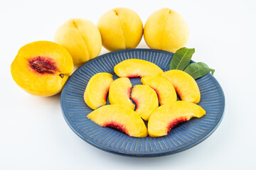 Red heart yellow peach, a specialty fruit in Yanling, Hunan, China