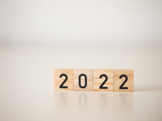 rok 2022, nowy rok - napis na drewnianych kostkach - obrazy, fototapety, plakaty
