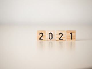 2021 - napis na drewnianych kostkach  © Klaudia Baran