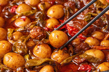Roasted small potatoes with beef sauce