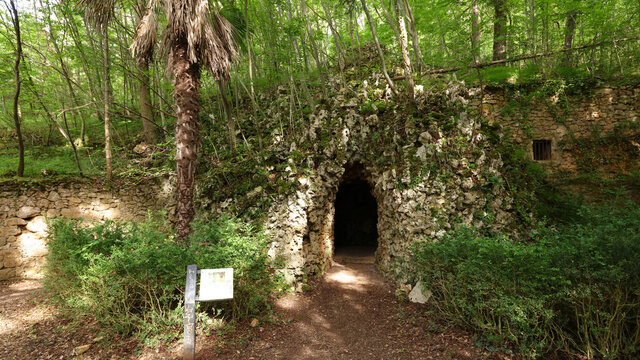 Gruta de San Jos&eacute;, Monasterio San Salvador, Jard&iacute;n secreto de O&ntilde;a, Burgos, Espa&ntilde;a