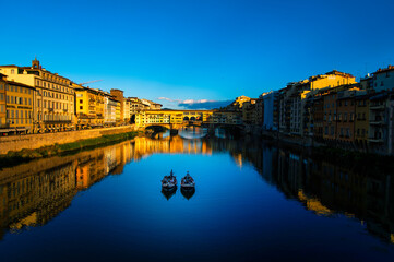 Fototapeta premium Firenze, fiume Arno e Ponte Vecchio