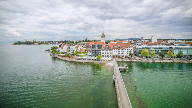 Panorama &uuml;ber Friedrichshafen der Stadt am Bodensee