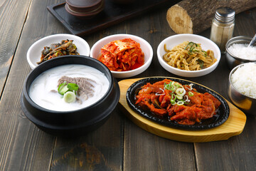 Korean traditional dishes such as seolleongtang and stir-fried spicy pork 한국전통 음식인 설렁탕과 제육볶음