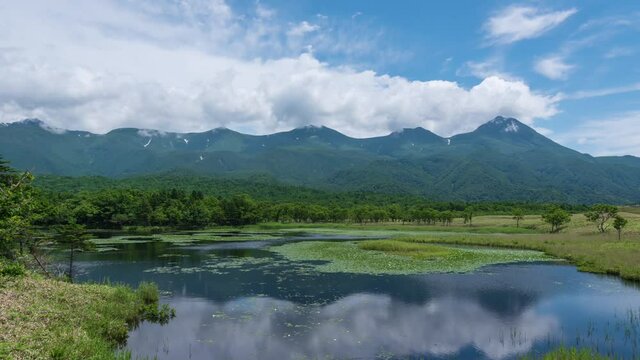 知床五湖と知床連山