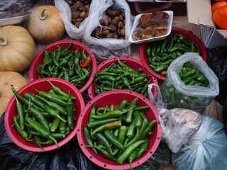 아시아 전통 시장의 농산물 먹거리