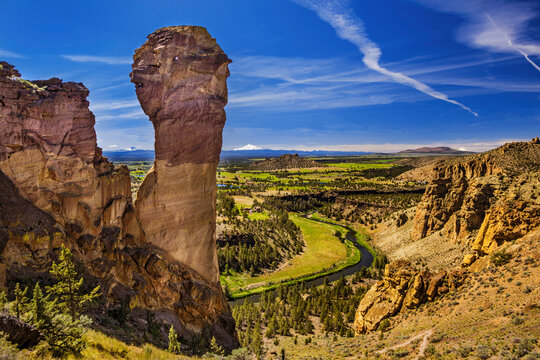 Smith Rock State Park Images – Browse 1,981 Stock Photos, Vectors, and  Video