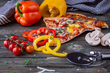 tomatoes and peppers with pizza