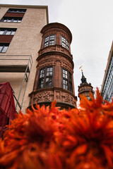 Altes Eckgebäude in der Altstadt von Leipzig