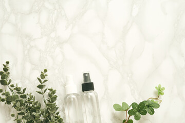 大理石と植物と花