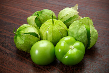 メキシコ料理サルサベルデ用のトマティーヨ