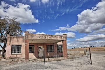Fototapeta premium Schwab Road Gas Station