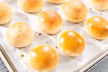 Dinner rolls