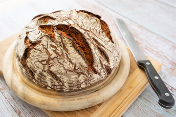 Brotlaib - selbstgebackenes Vollkornbrot