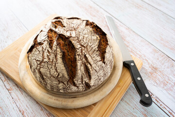 Brotlaib - selbstgebackenes Vollkornbrot