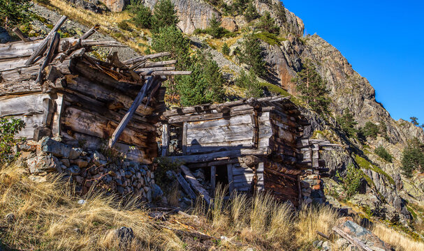 Abandoned wooden houses in the Barhal region of Artvin