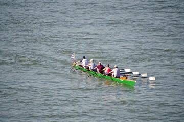 Rudern auf dem Rhein