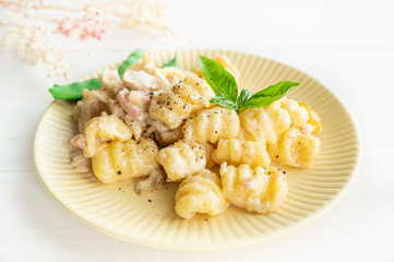 ジャガイモのニョッキ　ホワイトソース