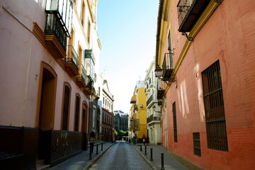 Fototapeta na wymiar narrow Spanish street