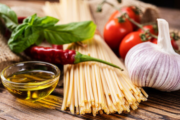 Ingredients for pasta with garlic
