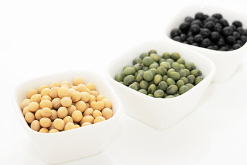 三色の大豆