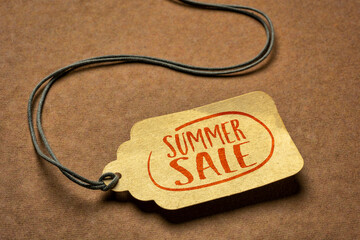 summer sale sign - a paper price tag against grunge paper background, shopping concept - obrazy, fototapety, plakaty