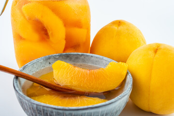 Summer delicacy canned frozen yellow peach