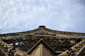 Fototapeta na wymiar Eiffel tower vertical
