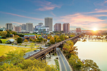 Richmond downtown city skyline cityscape in Virginia, USA - obrazy, fototapety, plakaty