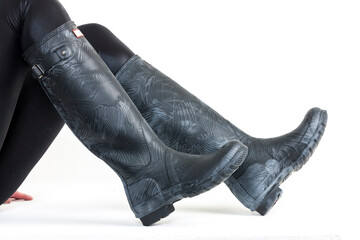 ladies modern black-gray patterned boots