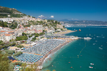 Panorama della città di vietri sul mare, costiera amalfitana	
