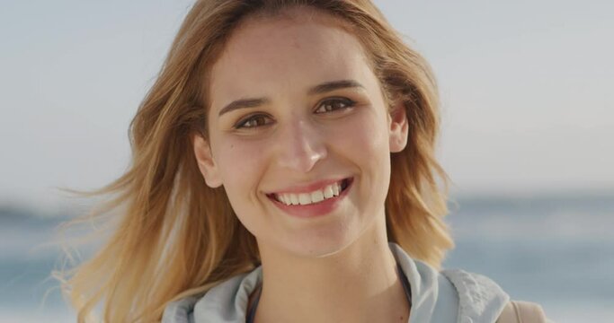 Portrait beautiful woman smiling enjoying summer vacation