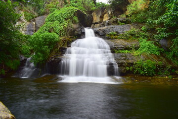Fototapeta na wymiar Oothamparai Falls in Bodinayakanur, Tamilnadu