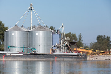 Storage tanks with bulk loading equipment