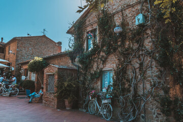 Fototapeta na wymiar The small medieval village of Vinci in Tuscany