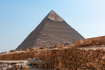 Fototapeta na wymiar View of the pyramids in the Giza valley on a bright sunny day