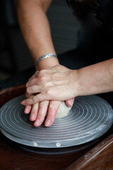 Master class on sculpting dishes (plates, cups) from clay.