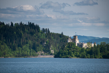 Zamek w Niedzicy, Jezioro Czorsztyńskie
