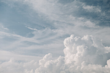 Lush white clouds in cloudy weather.