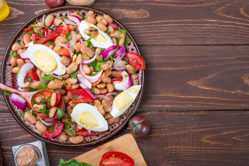 The most popular Turkish cuisine salad is piyaz. ... View from above. Free space.
