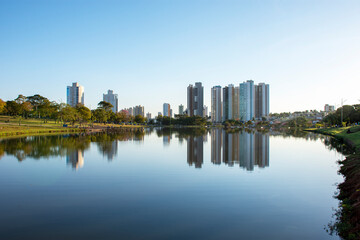 Fototapeta na wymiar buildings with lake reflection in Mato Grosso do Sul