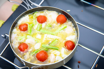 アヒージョ　キャンプ飯　アウトドア　お家時間　男飯　アウトドア料理