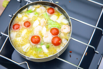 キャンプ飯　アヒージョ　アウトドア　おうちじかん　男飯